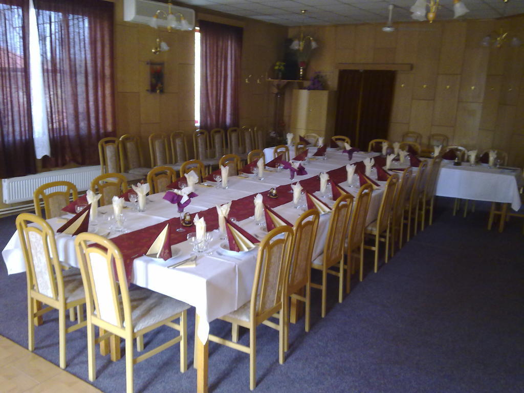 Studanka Hotel Orlová Kültér fotó