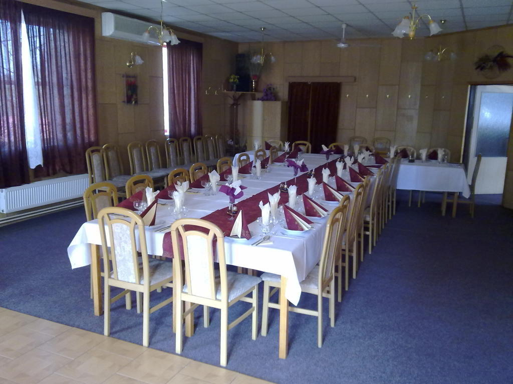 Studanka Hotel Orlová Kültér fotó